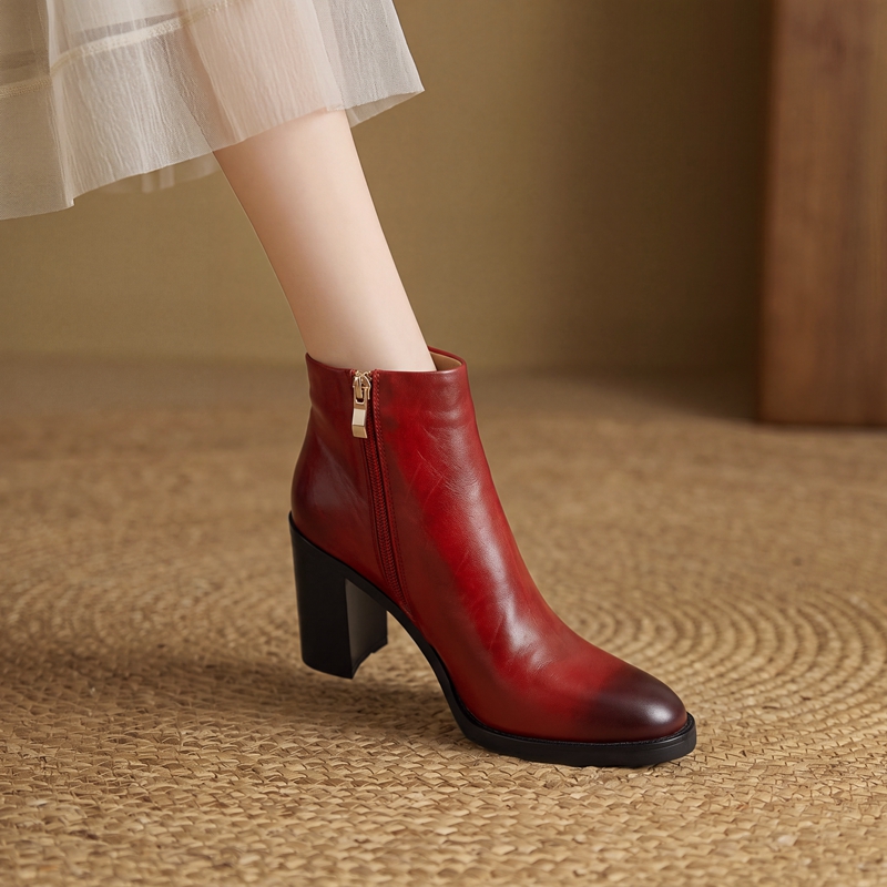 Leather Work Dress - Bota de Salto Bloco com Bico